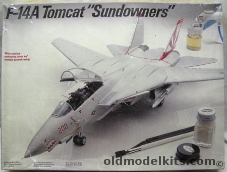 Testors 1/48 Grumman F-14A Tomcat Sundowners - US Navy VF111 USS Carl Vinson / VF84 Jolly Rogers - (ex-Fujimi), 327 plastic model kit